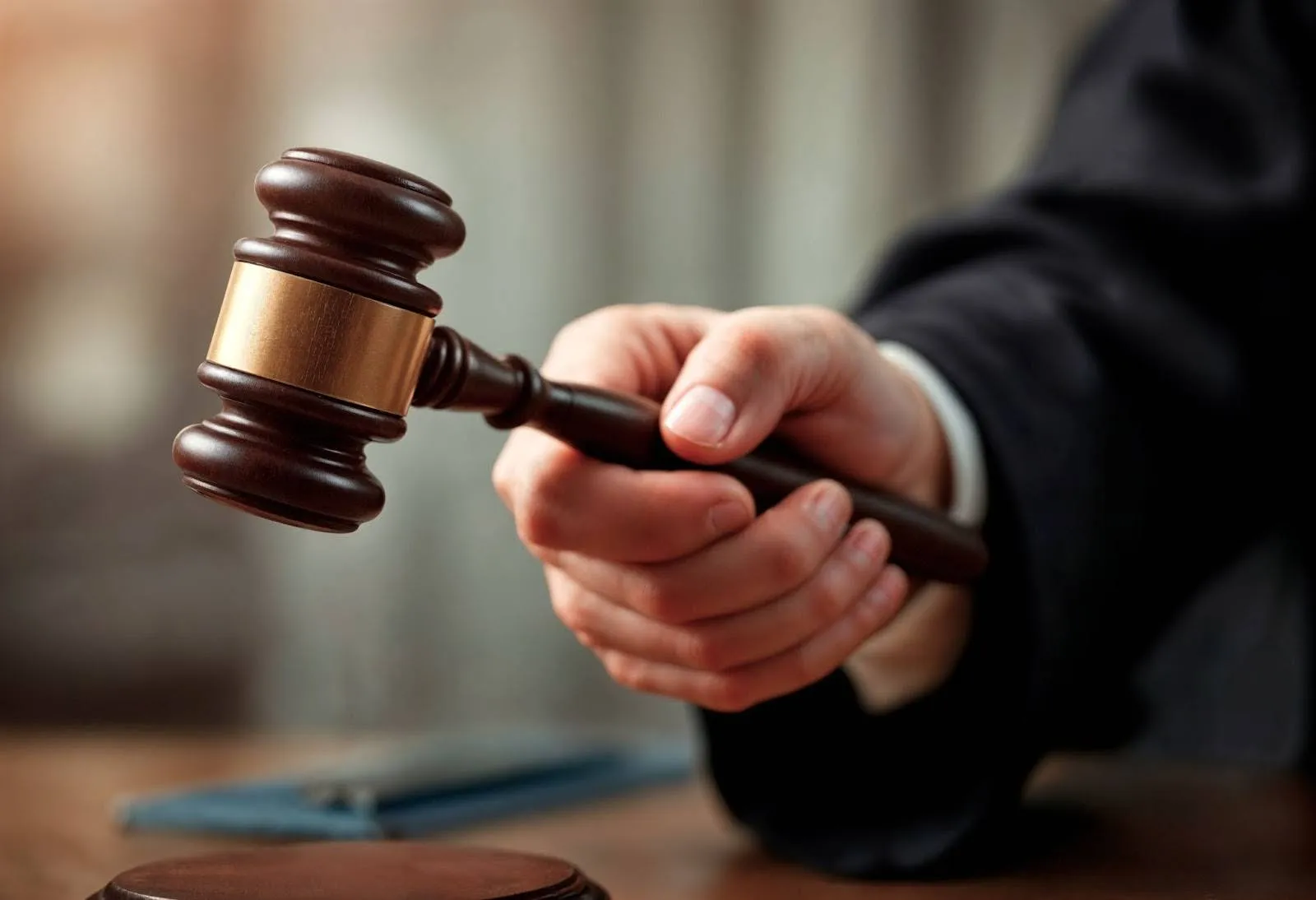 7 Key Differences: Civil Law vs Criminal Law In Singapore [2025]