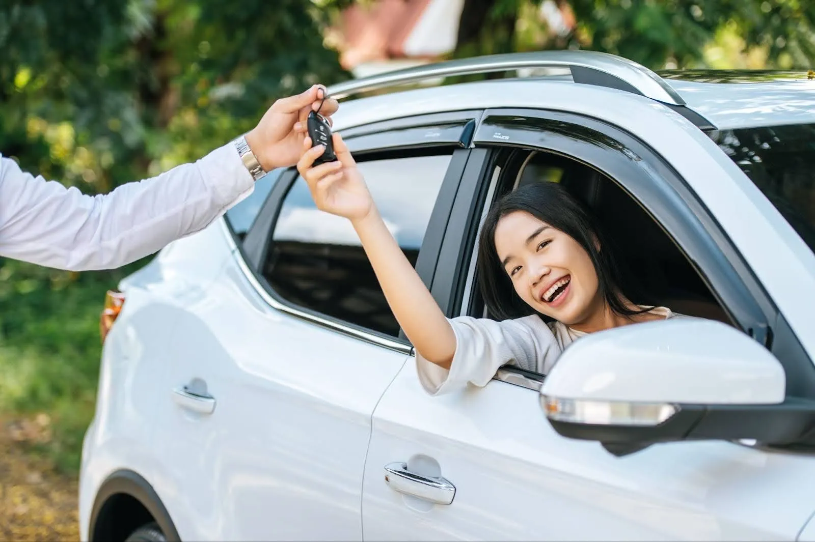 How Do You Legally Transfer the Car's Ownership