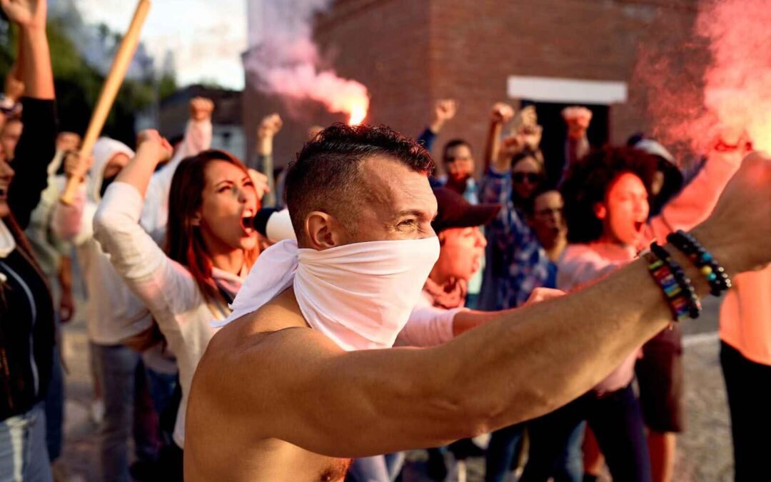 Misbehaving In Public: 5 Common Offences In Singapore Explained